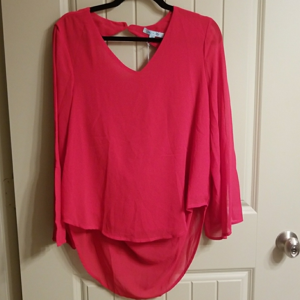 Red tunic with cutout NWT